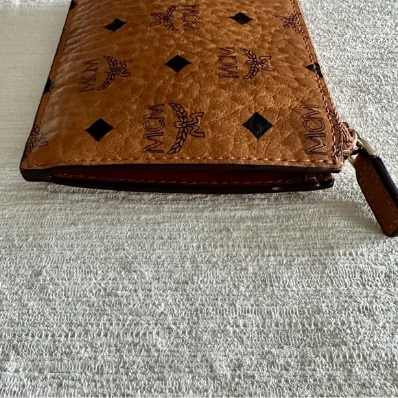MCM Visetos Key Pouch - Picture 5 of 11